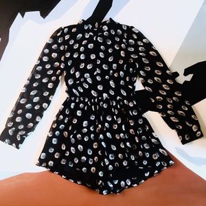 👄Forever 21 Black Floral Long Sleeve Romper, S
